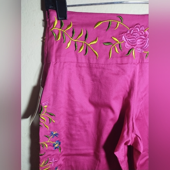 New Que Pants Crop Capri Boho Embroidered Pink - Picture 6 of 16